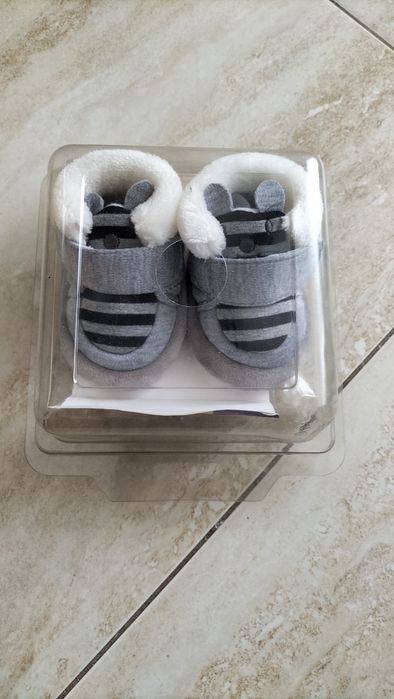 Miękkie buciki dla niemowlaka