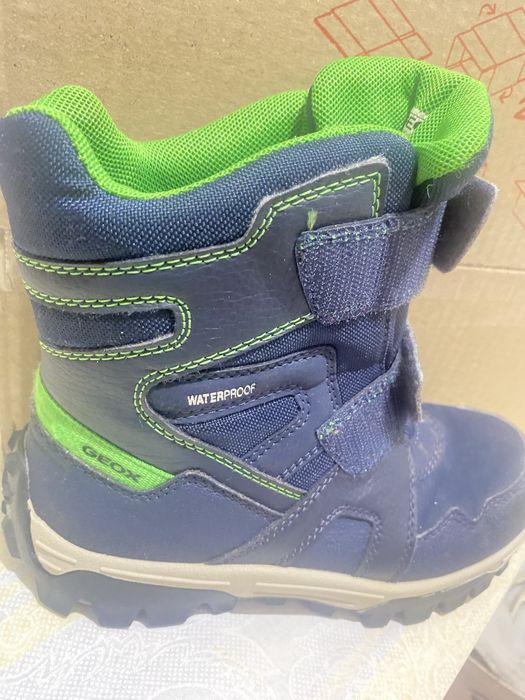 Продам детские сапожки.