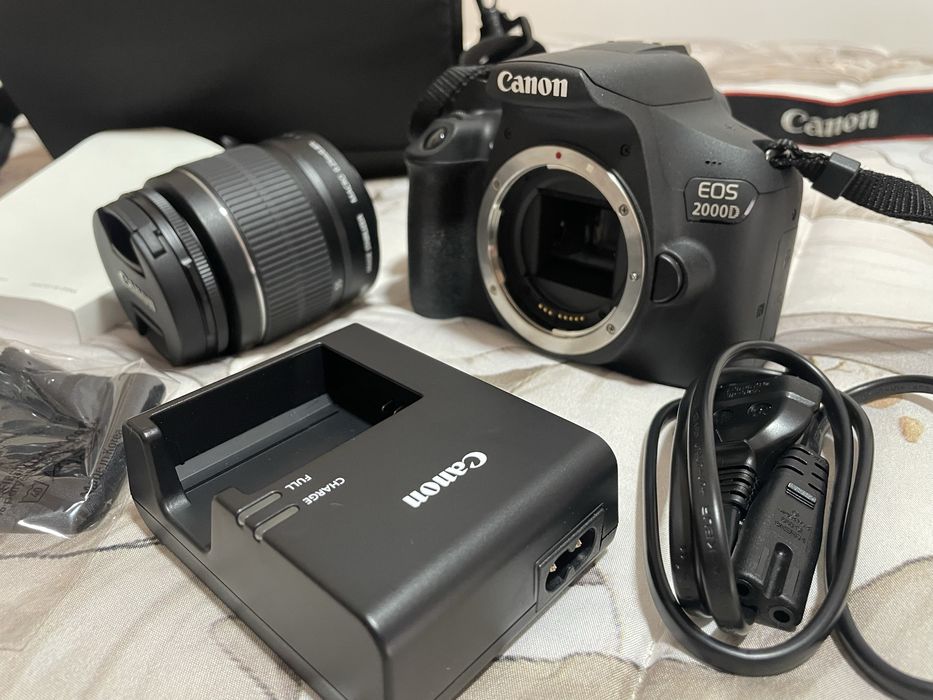 Canon eos 2000d.