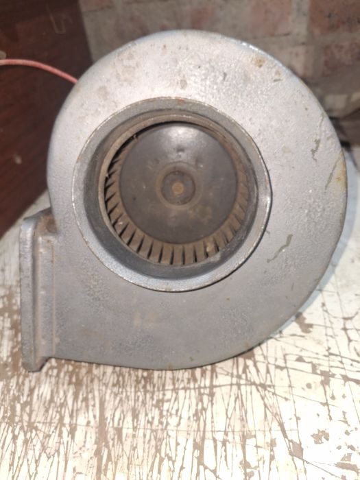 Продам вытяжку улитку