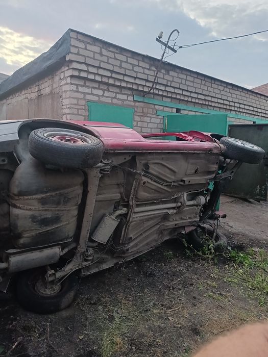 В разборе Гольф 3,задня балка,подрамник,передня балка