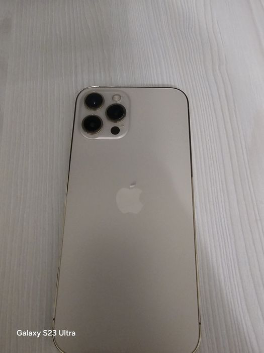 Продам айфон 12 про макс