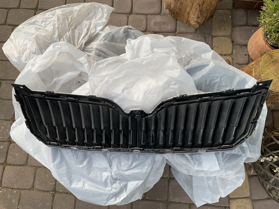 Skoda Superb 2 FL lifting grill atrapa 2013 -