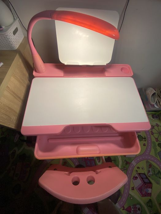 Стіл дитячий для дівчинки