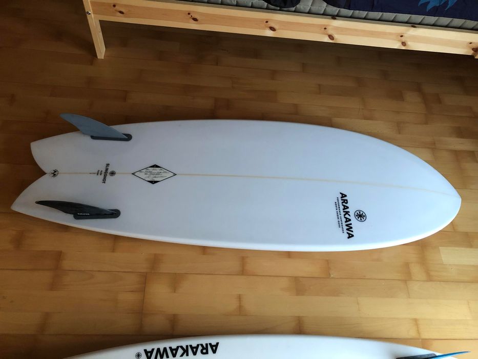 Eric Arakawa slingshot model 5'6  quase nova