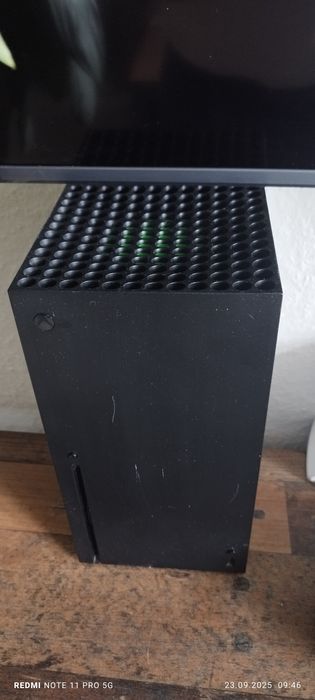 Konsola Xbox Series X 1TB + 2 pady + gry