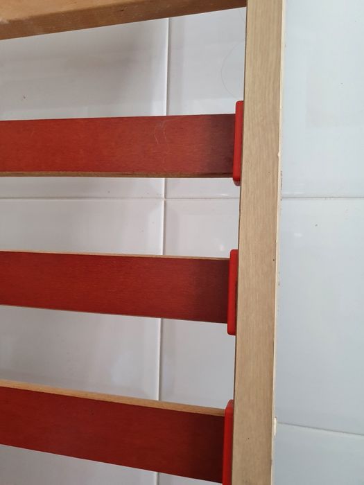 Estrado cama casal em faia  madeira maciça.