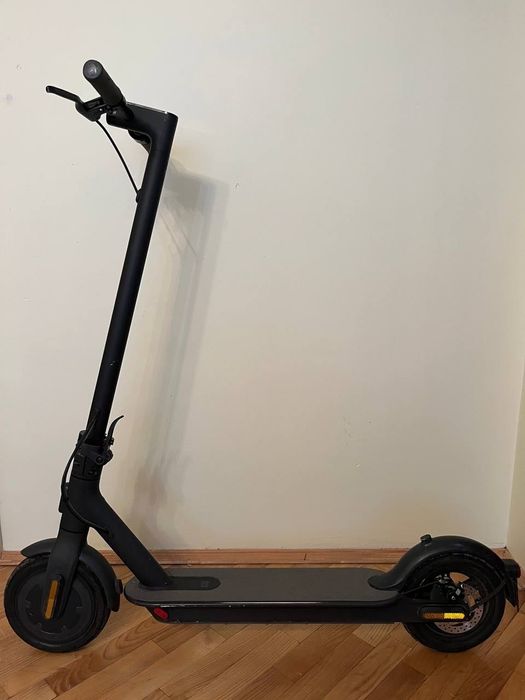 Електросамокат Xiaomi Mi Electric Scooter Essential (Black)