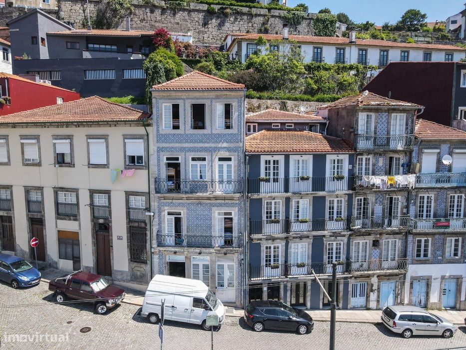 Hostel em frente ao Rio Douro!!