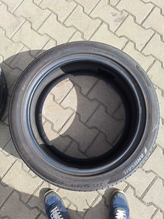 Używane opony 245/45ZR19