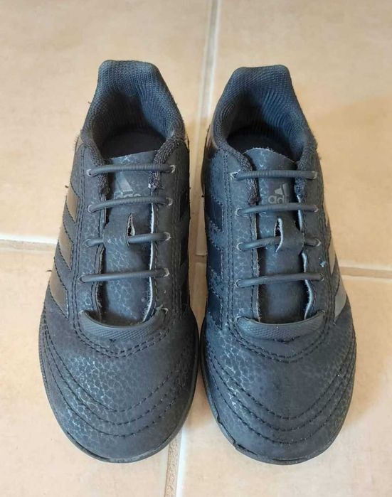 Chuteiras Adidas T28