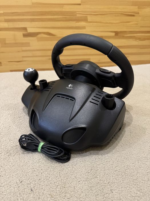 Хороший стан. Ігровий комплект  Logitech Driving Force GT