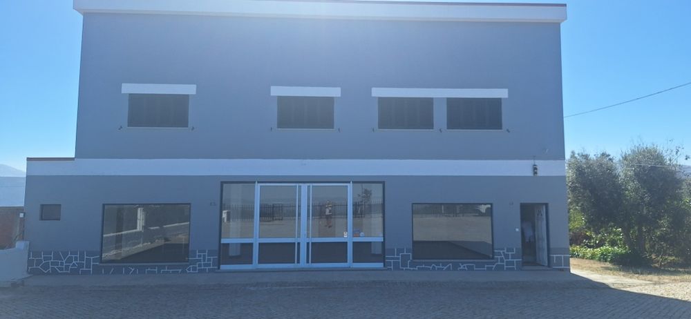 Alugo loja 270m2 com parque privado
