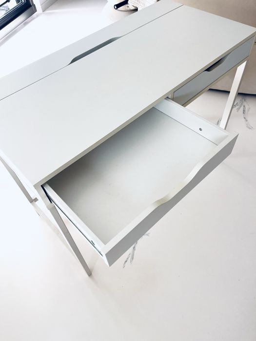 Biurko Ikea Alex z szufladami + podstawka gratis
