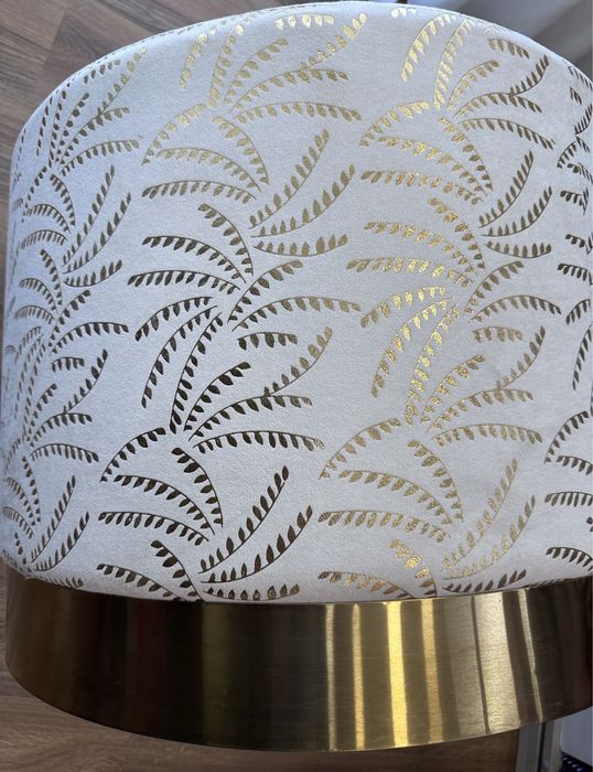 Vende se Banqueta/Puf em tons pérola e dourado 69x44 como novo !