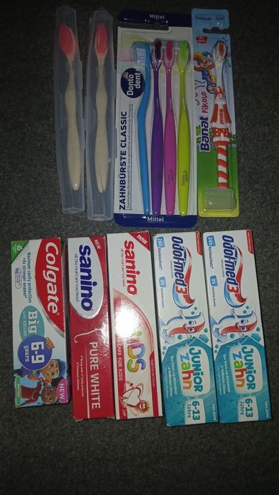 Продам пасты зубные и щетки