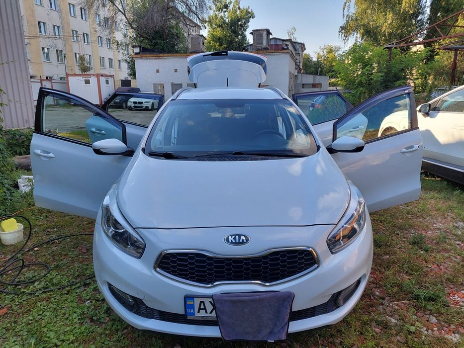 Продам Kia Ceed II 2013 год