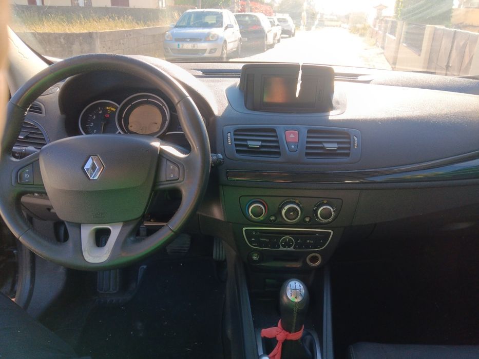 Vendo megane 3.muito económico