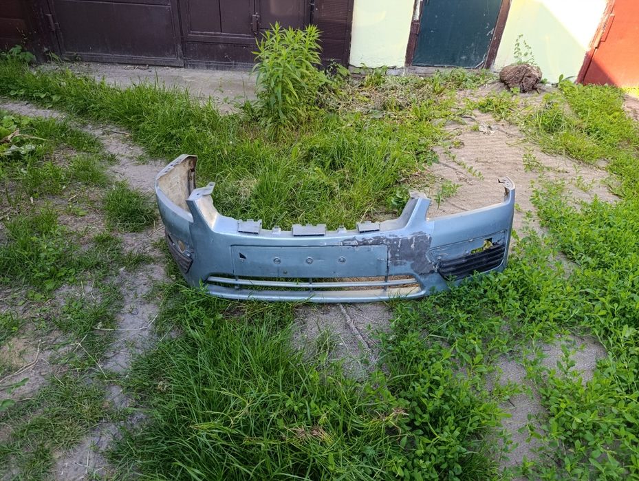 Продам бампер б/у Форд