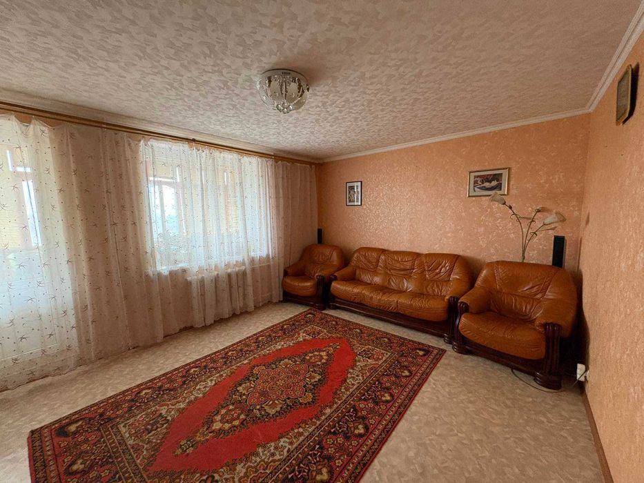 Продам 3-х комнатную видовую, крупногабаритную квартиру .