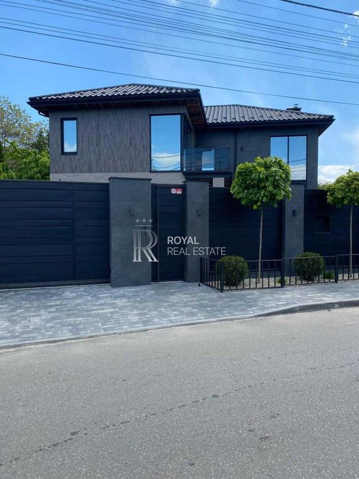 Продаж Будинок Київ Голосіївський район вул. Малокитаївська 300 м² 4 спальні Ділянка 5 соток Газ Гараж Підвал 20 кВт Під чистове оздоблення