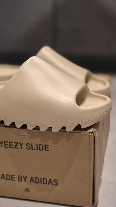adidas Yeezy Slide R.46