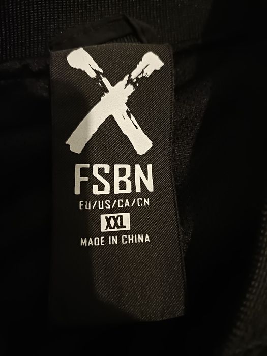Kurtka FSBN XXL bomber sportowa czarna czerwone lampasy