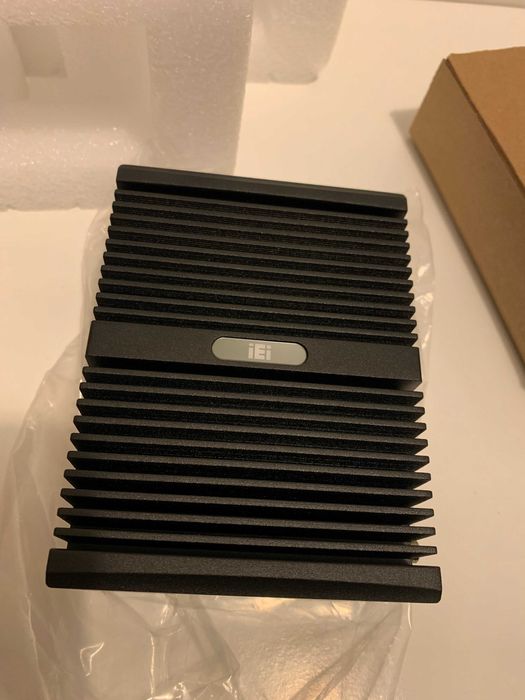 Komputer przemysłowy IEI ulbx-260-ehl-jc-r10 Pasywne chłodzenie, 2xLAN