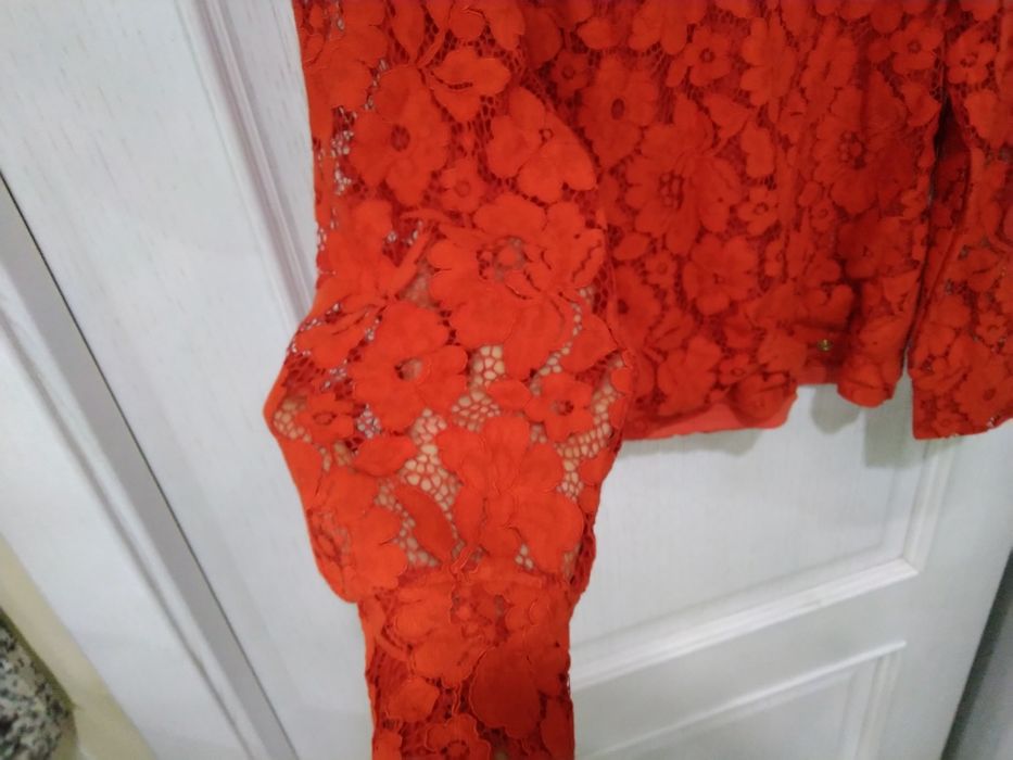 Blusa renda vermelha cafofo M