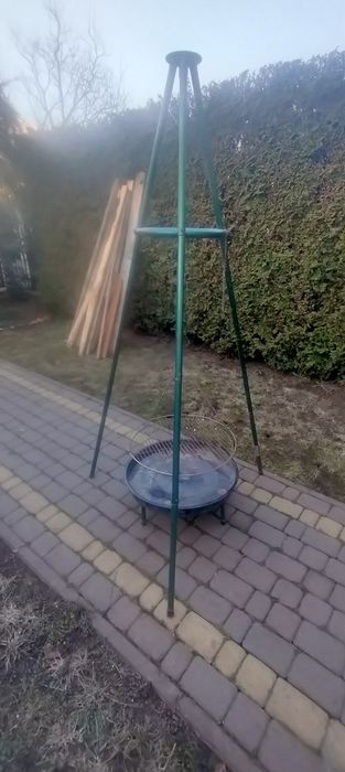 Grill wiszący regulowany