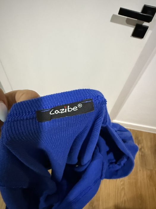 Niebieska bluzka na krótki rękaw bufiaste rękawy