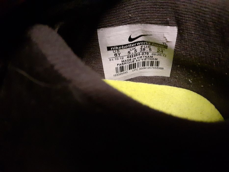 Nike buty piłkarskie młodzieżowe rozm 38,5 NOWE