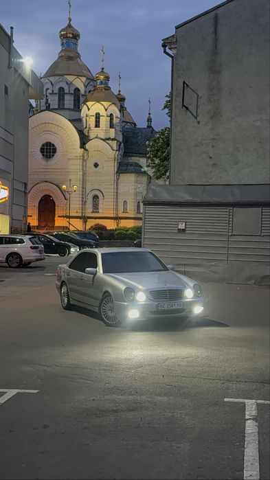 Mercedes-benz e210(живий) 3.2 cdi elegance 2001рік рестайлінг. 200кс