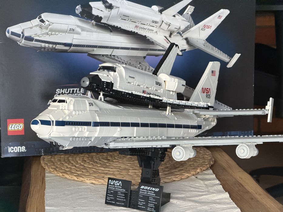 LEGO ICONS + GRATIS - Nosiciel wahadłowców, 10360 NASA