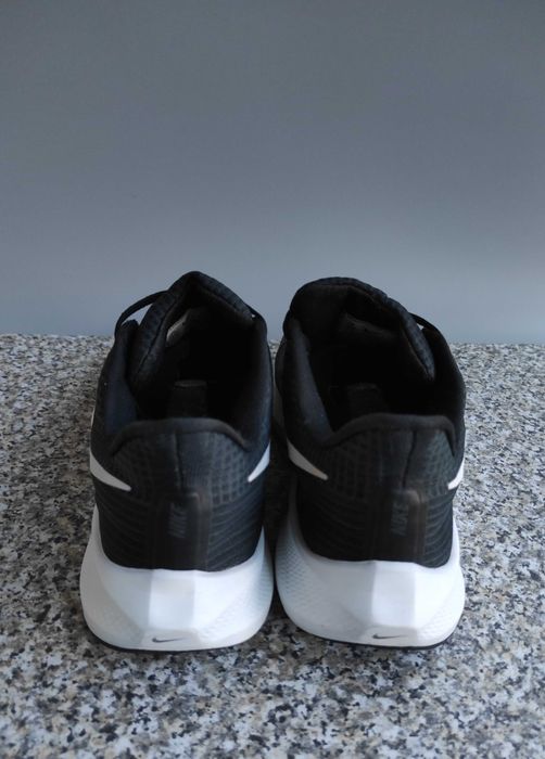 Кросівки бігові Nike Pegasus 39