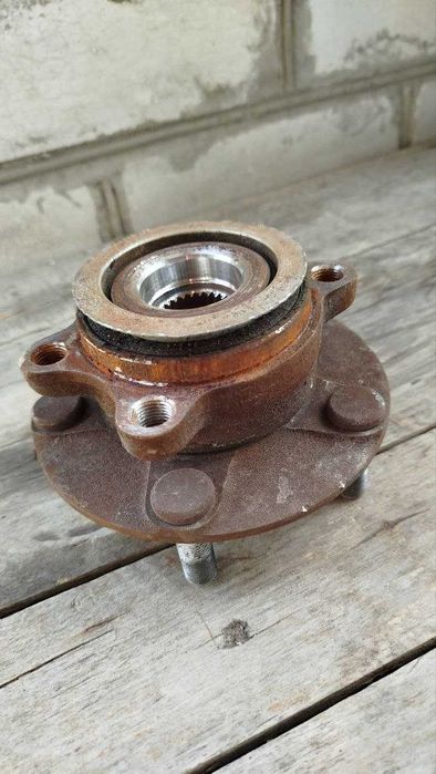 Ступица Nissan Leaf