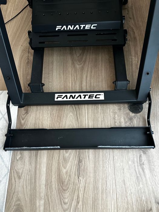 Simracing - Fanatec GT DD Pro 5nm / Fanatec McLaren GT3 V2 / NLR wheel stand 2.0