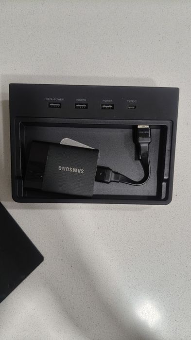 Hub USB estilo original para Tesla Model 3 (2017-2020)
