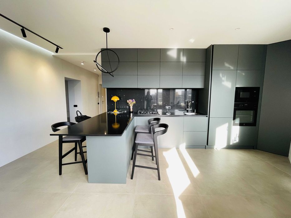 Продаж квартири з терасою новобудова близько центру Львів!