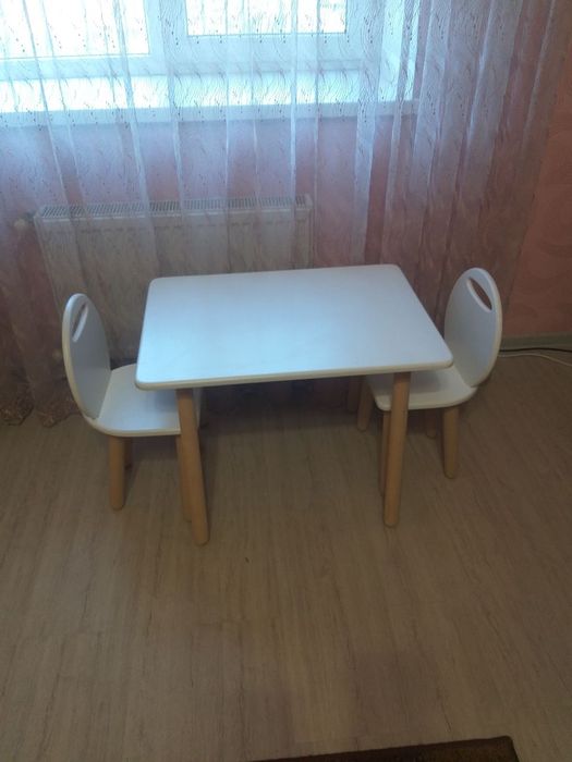 Стіл і 2 стільці дитячі