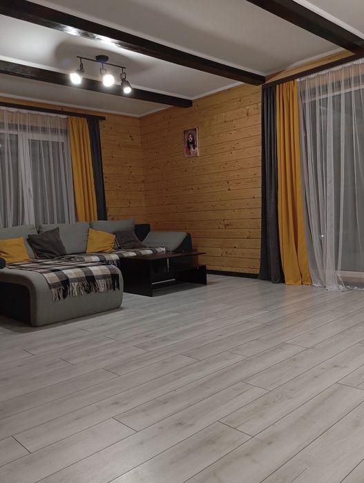 Відпочинок в Карпатах. Котедж поблизу Буковеля. Будинок в горах.