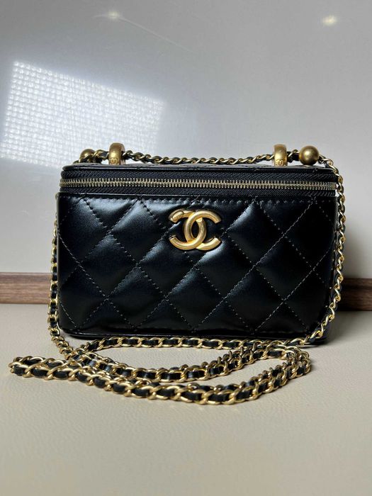 Сумка в стилі Chanel Lambskin Quilted Small Pearl Crush: 12 500