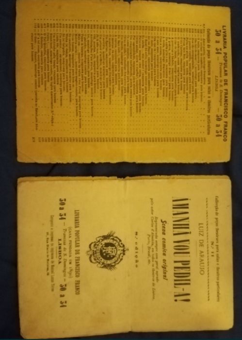 Antigo conjunto de peças teatrais