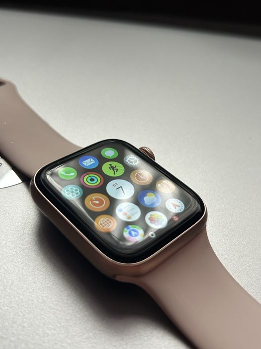Apple Watch Series 5 44 mm — чудовий стан!