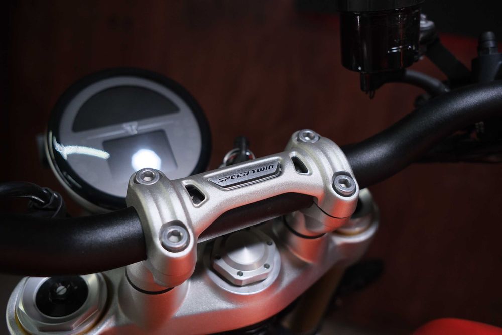 Triumph Speed Twin 1200 із Японії