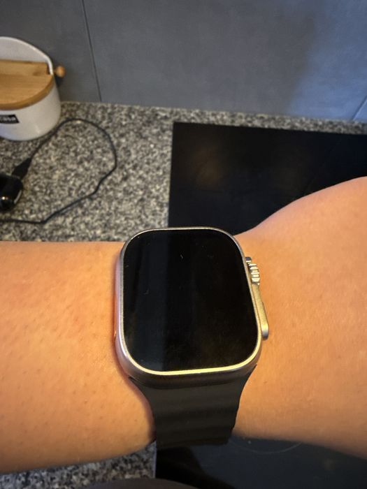 Vendo smartwatch completamente idêntico a Apple Watch