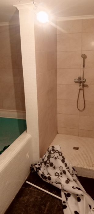 Продаю комерційне фасадне приміщення 95 м2   під офіс, салон краси, ма