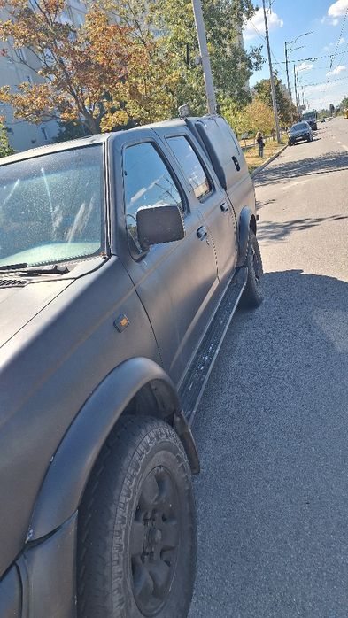 Nissan Navara 2.5 дизель 4×4 -1999