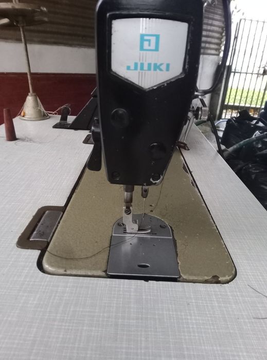 Máquina de costura industrial