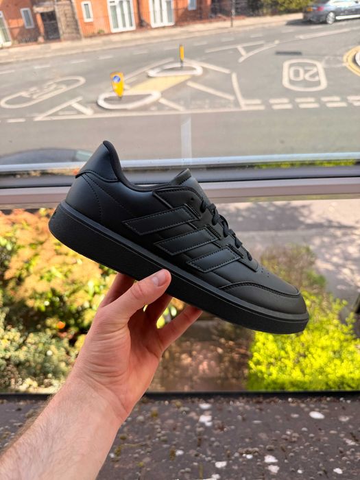 чоловічі повсякденні кросівки Adidas Courtblock класичні на кожен день Нові Оригінал супер ціна 44.5р дивіться інші оголошення більше 400 пар